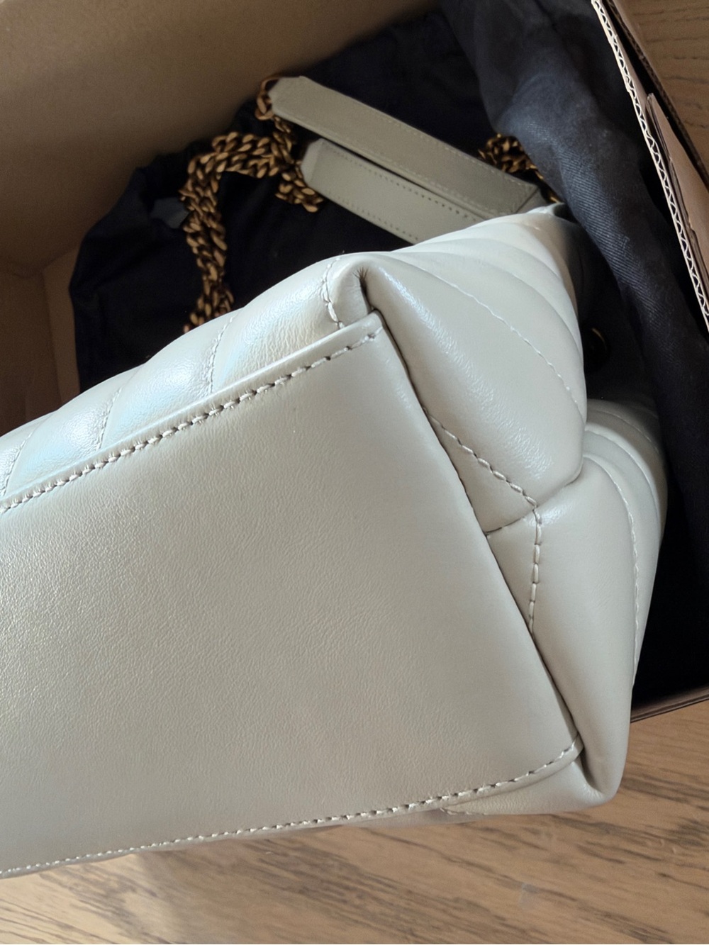 Saint Laurent small loulou Shoulder Bag with Gold Hardware in cream soft - Picture 7 of 12